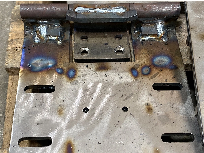 注文のドア ヒンジの薄板金の Blacket レーザーの溶接の部品