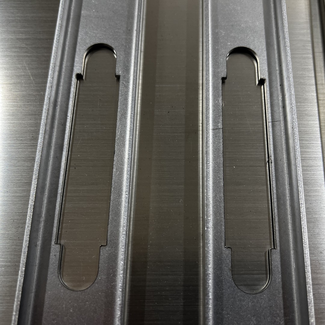ステンレス鋼アルミニウム金属部品のレーザー切断