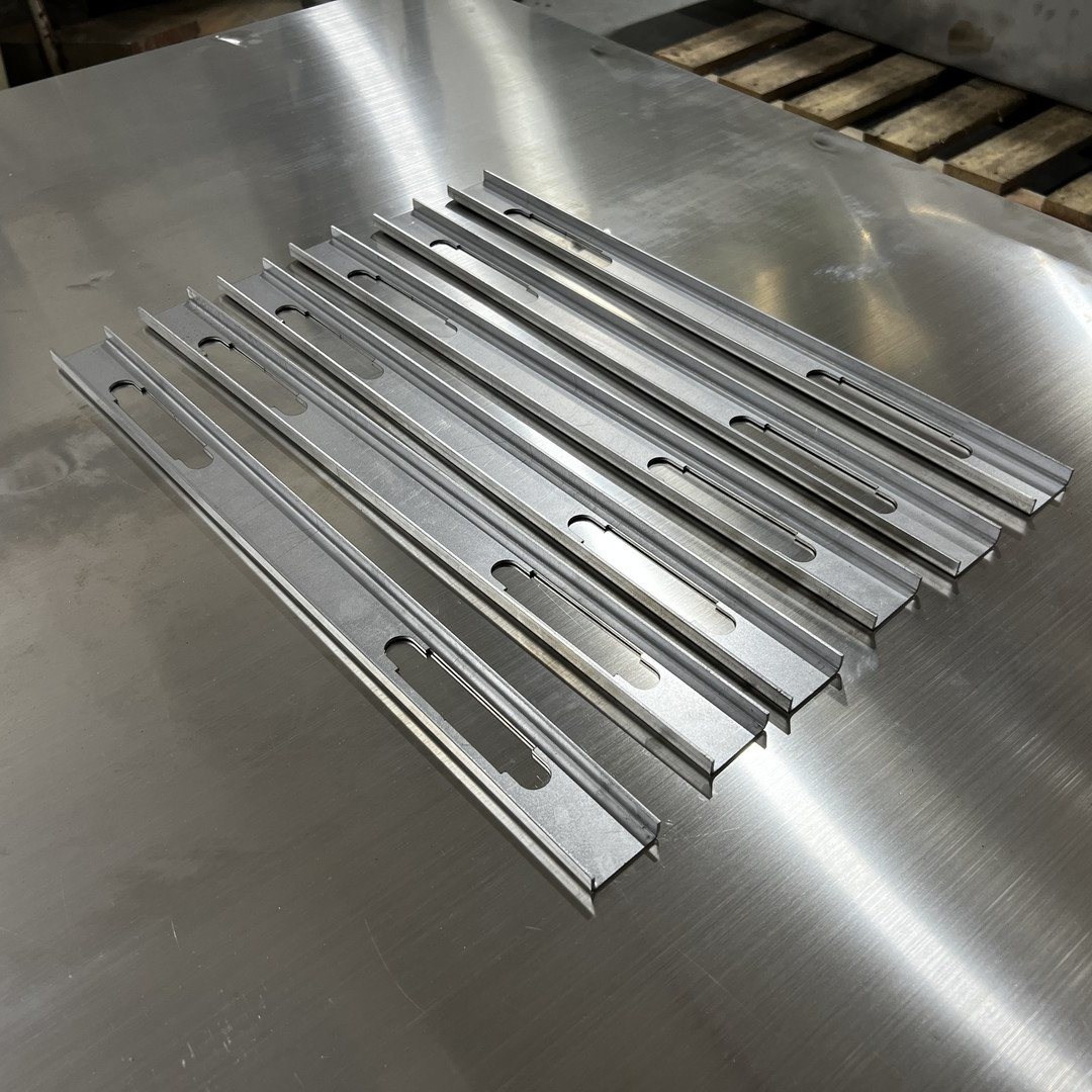 ステンレス鋼アルミニウム金属部品のレーザー切断