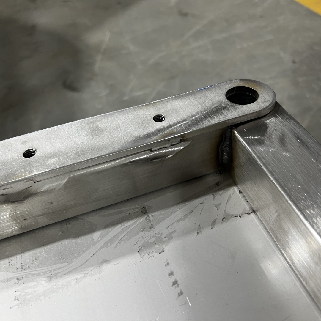 板金レーザー切断部品製造ステンレス鋼筐体溶接サービス