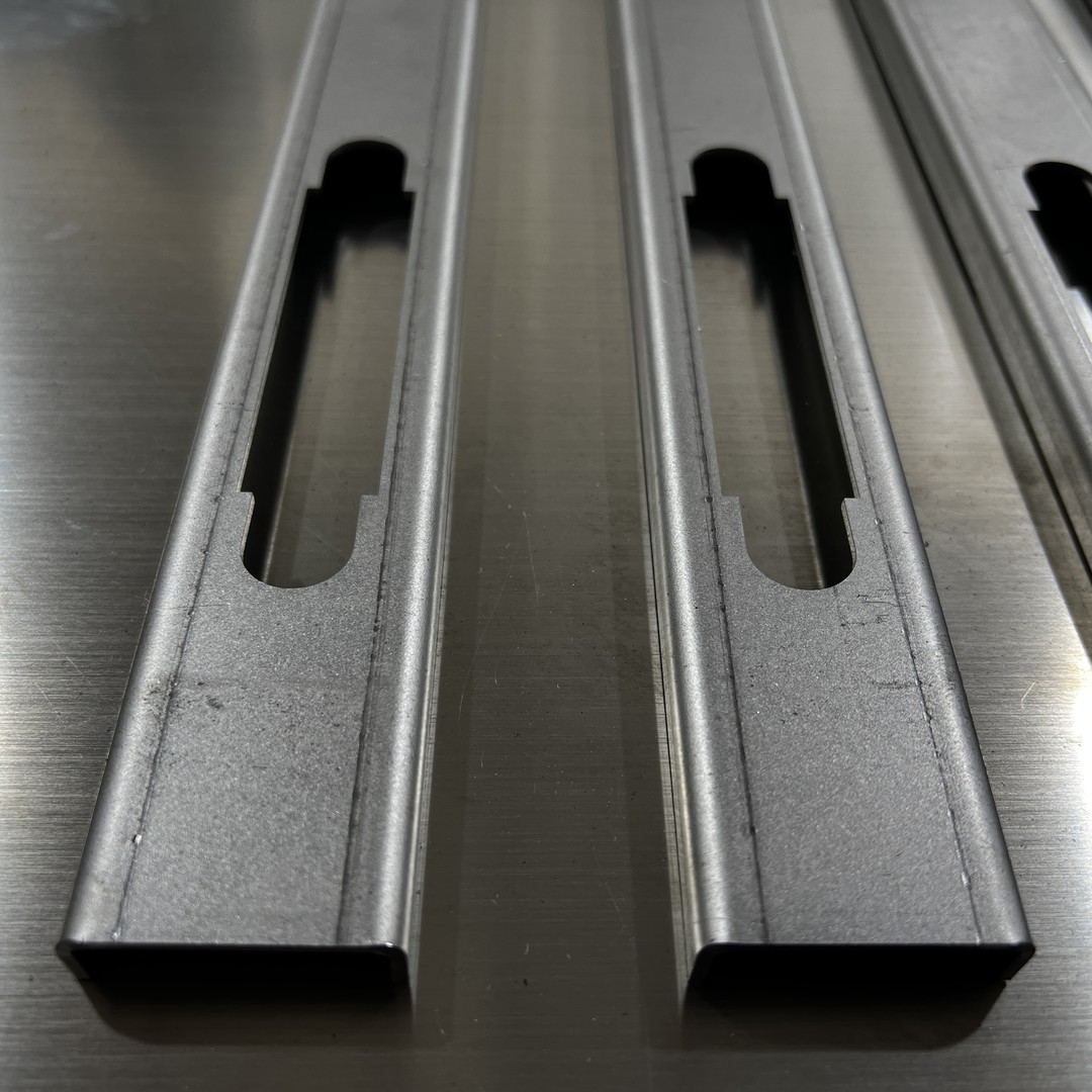 CNC 加工アルミニウムレーザー切断板金部品