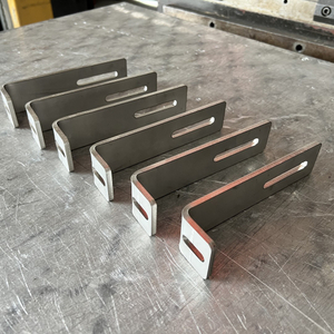 板金製造 スタンピング ブラケット フレーム 溶接金属製品
